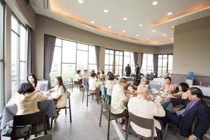 Tara Park Resotel Rangsit Exterior photo