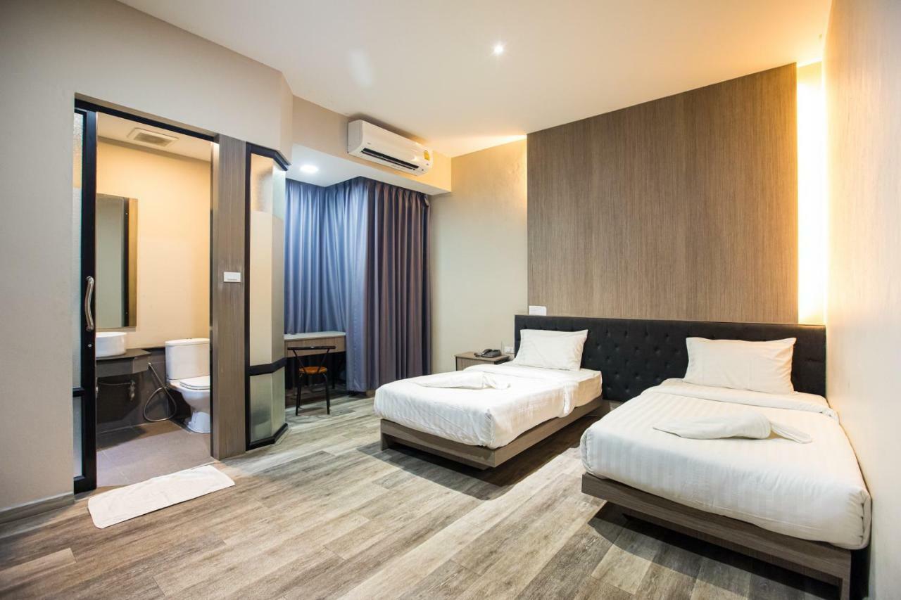 Tara Park Resotel Rangsit Exterior photo