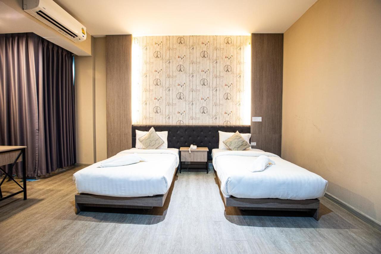 Tara Park Resotel Rangsit Exterior photo